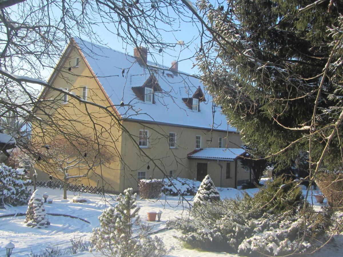 Spacious Holiday Home In Stara Kamienica With Pond Dış mekan fotoğraf
