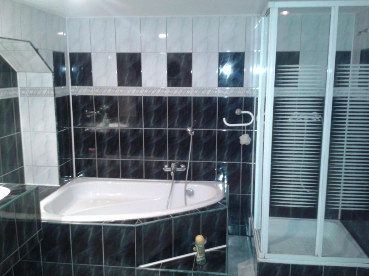 Spacious Holiday Home In Stara Kamienica With Pond Dış mekan fotoğraf